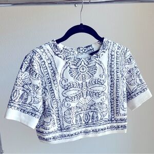 White and navy crop top